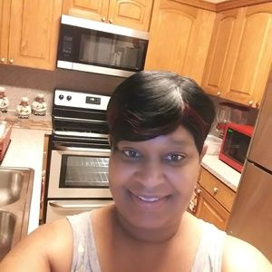 Meet your Posher, Valerie